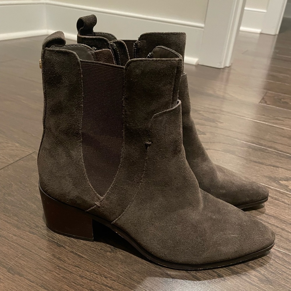 Tahari bootie